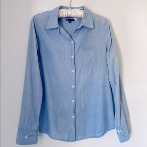 Hand embroidered daisy vine Gap light blue long sleeve shirt. Size M